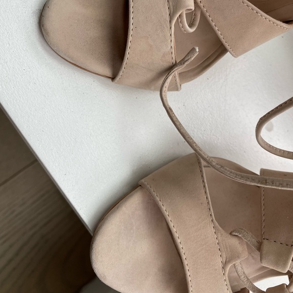 Tan lace up steve madden heels u can tie these in a bow/ wrap them around ur leg - Picture 5 of 6